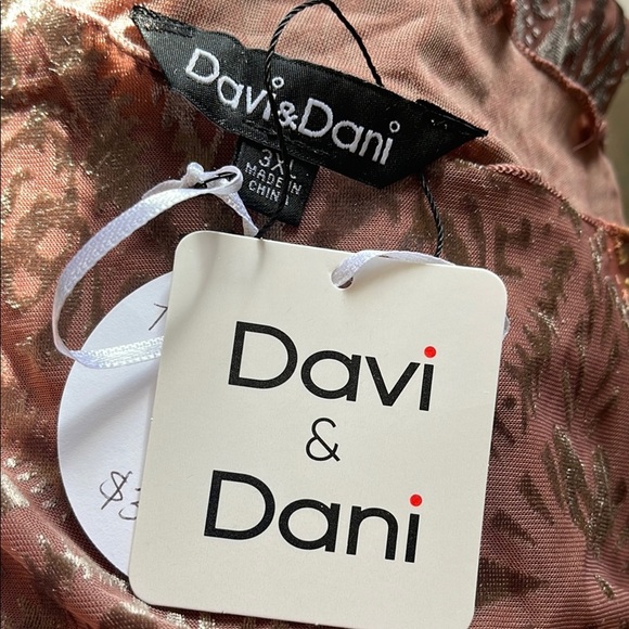 DAVI & DANI Velvet Blouse in Dusty Rose - Picture 4 of 5